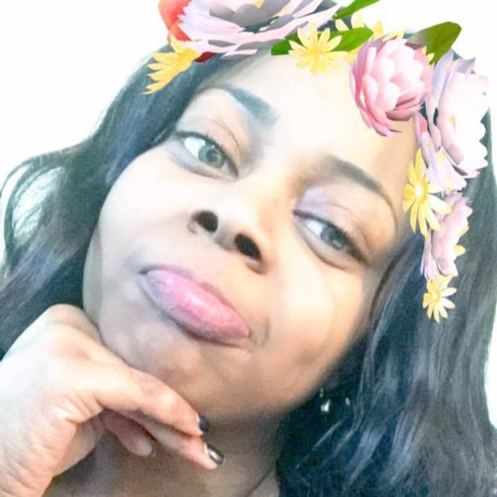 Meet your Posher, Ebony